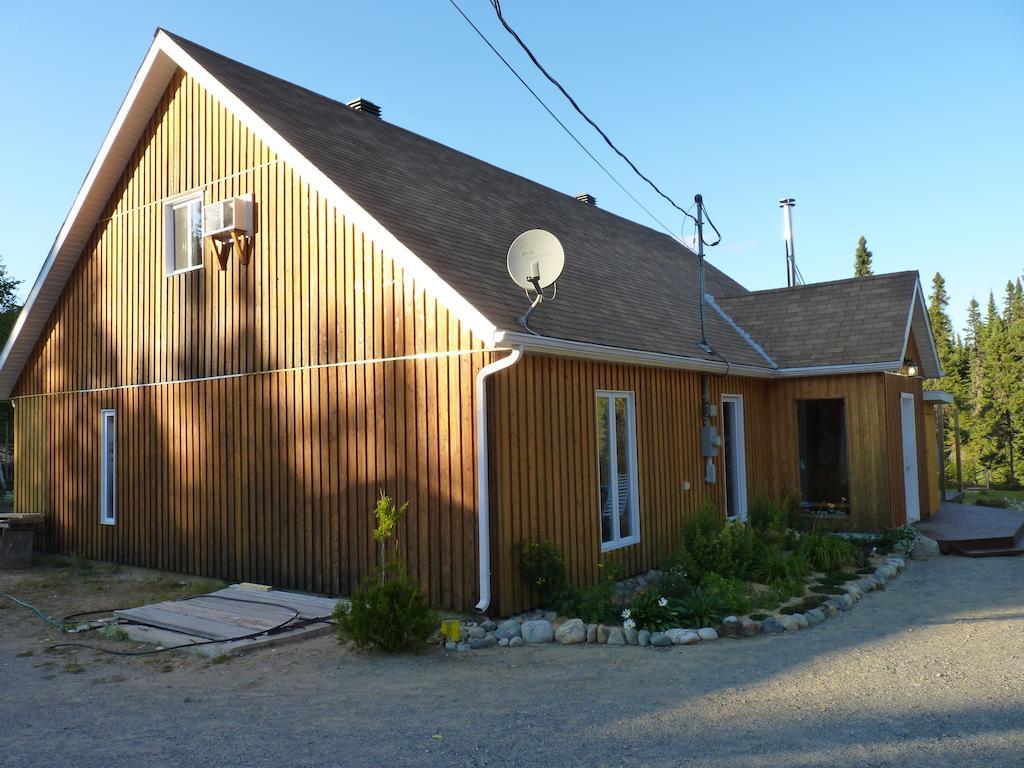 Gite De La Riviere Bed & Breakfast Chibougamau Luaran gambar