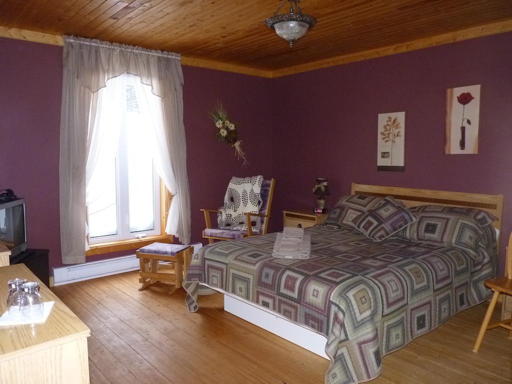 Gite De La Riviere Bed & Breakfast Chibougamau Bilik gambar