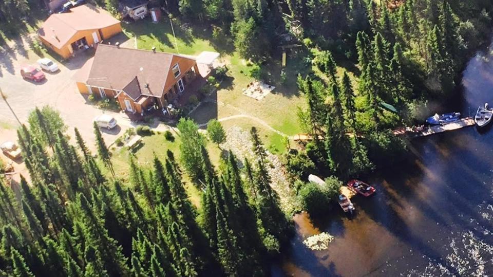 Gite De La Riviere Bed & Breakfast Chibougamau Luaran gambar